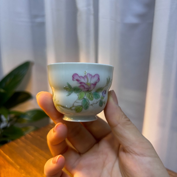 【南风】呈礼 新品 手绘釉上新彩山茶花葫芦品茗杯