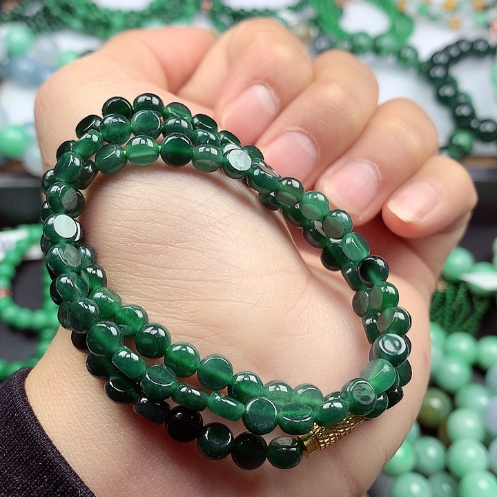 翡翠颈饰未镶嵌项链