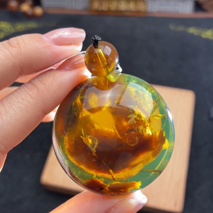 琥珀未镶嵌珠宝奇石绿茶金丝蜜