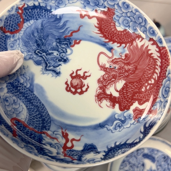 瓷片白青花釉里红双龙戏珠壶承微瑕