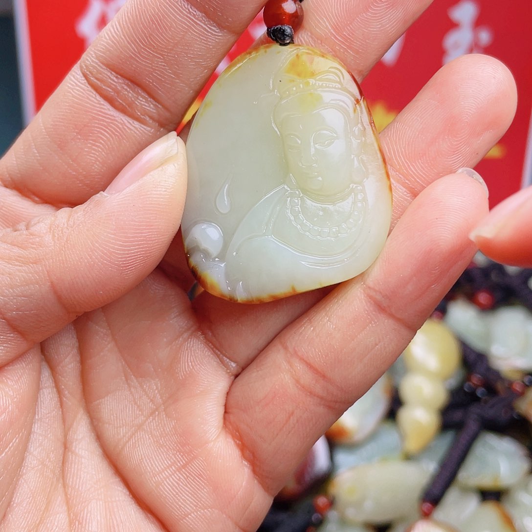 和田玉颈饰未镶嵌