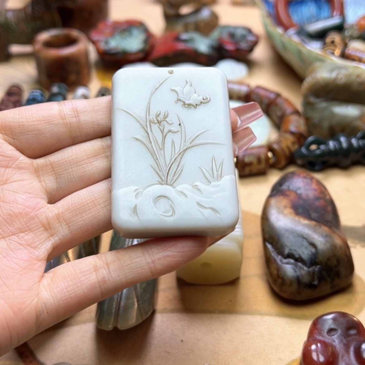 【闪购商品】蛇纹石玉颈饰未镶嵌