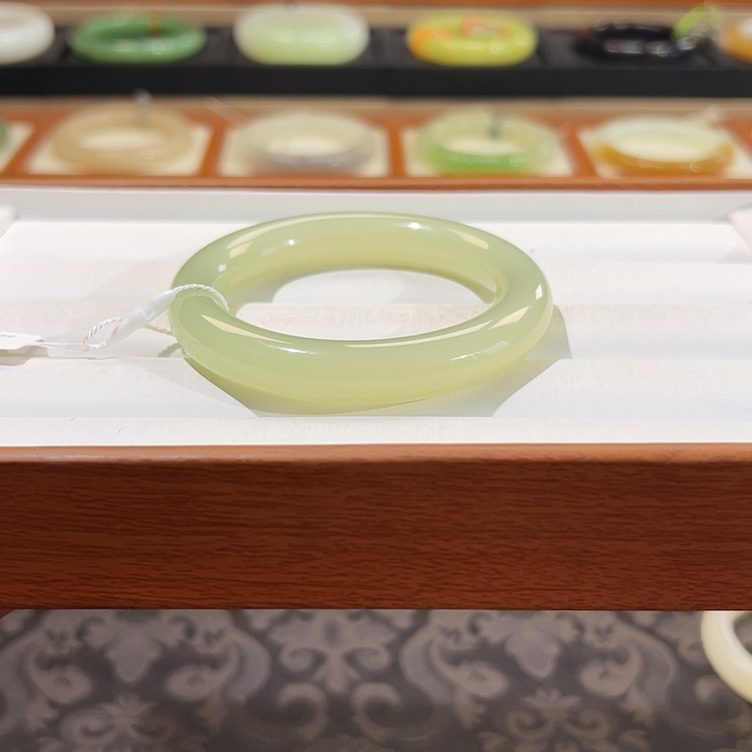 和田玉手镯未镶嵌  【猫晴葡萄肉】无包容