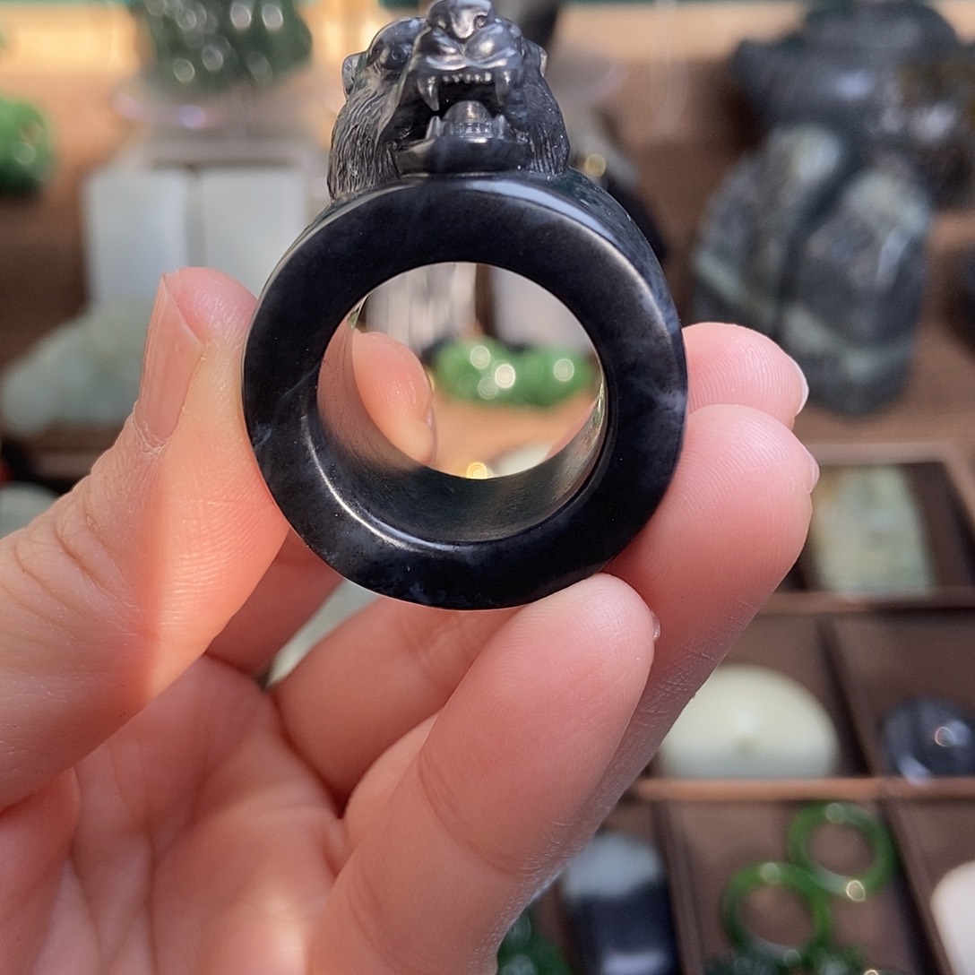 和田玉（糖玉）颈饰未镶嵌