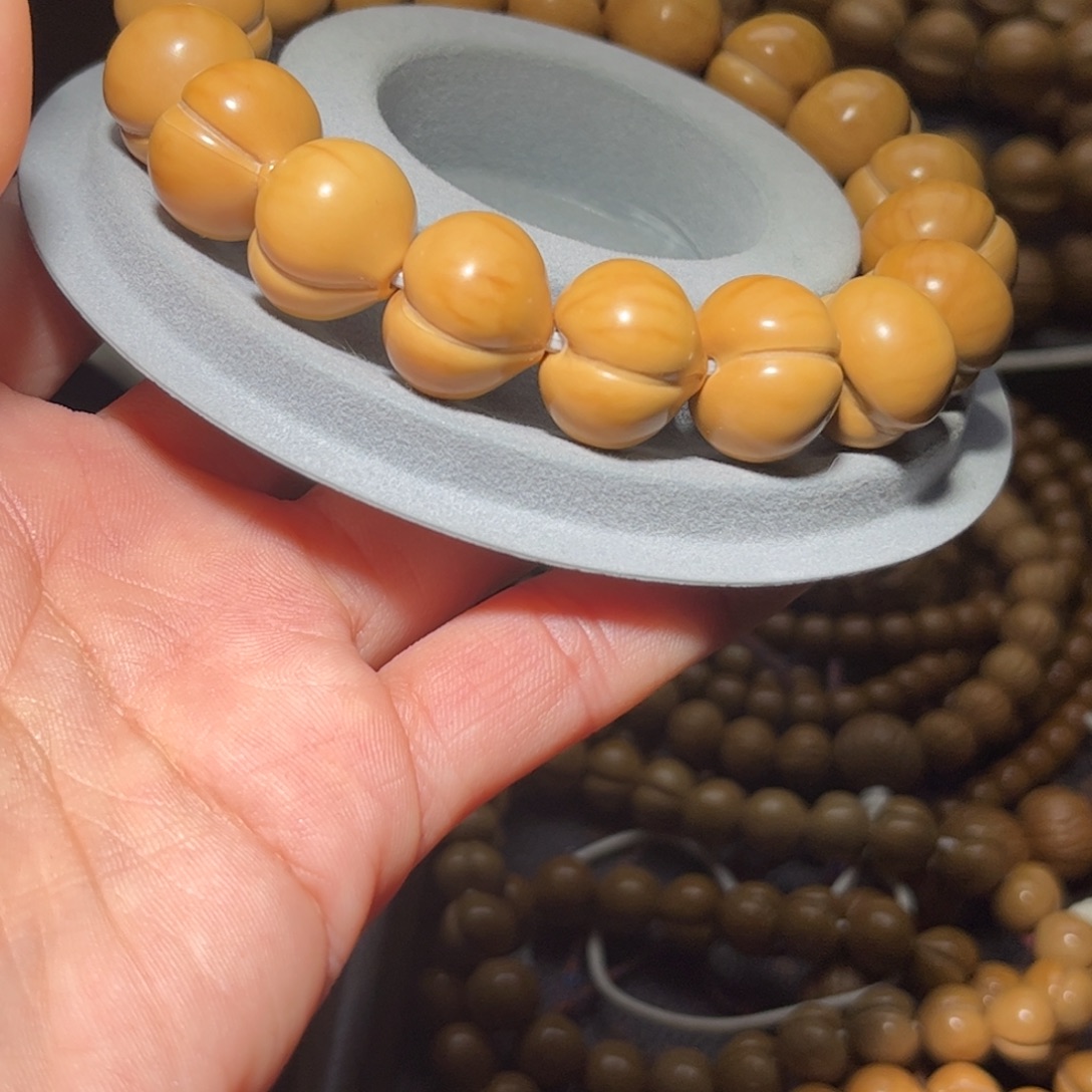 猴头核桃吊坠16+聚宝盆料雕刻屁桃手串全品无瑕无药