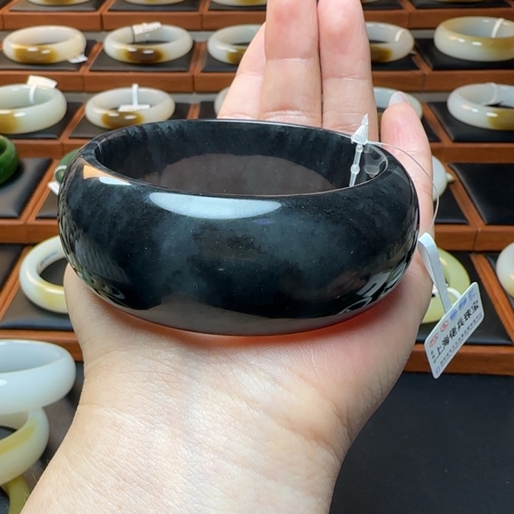 未镶嵌手镯和田玉 63青花宽轮胎