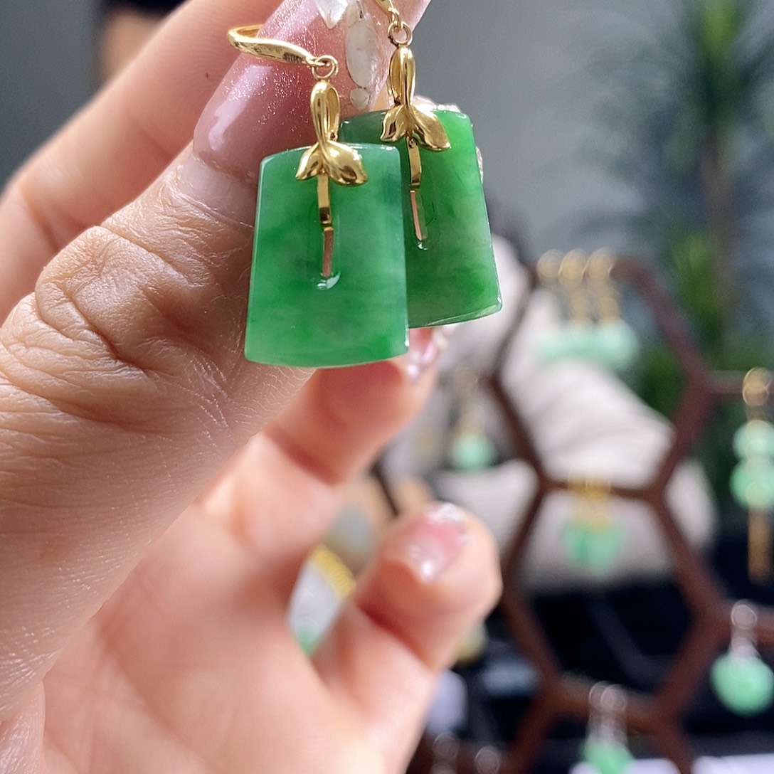 翡翠耳饰18K金镶嵌翡翠