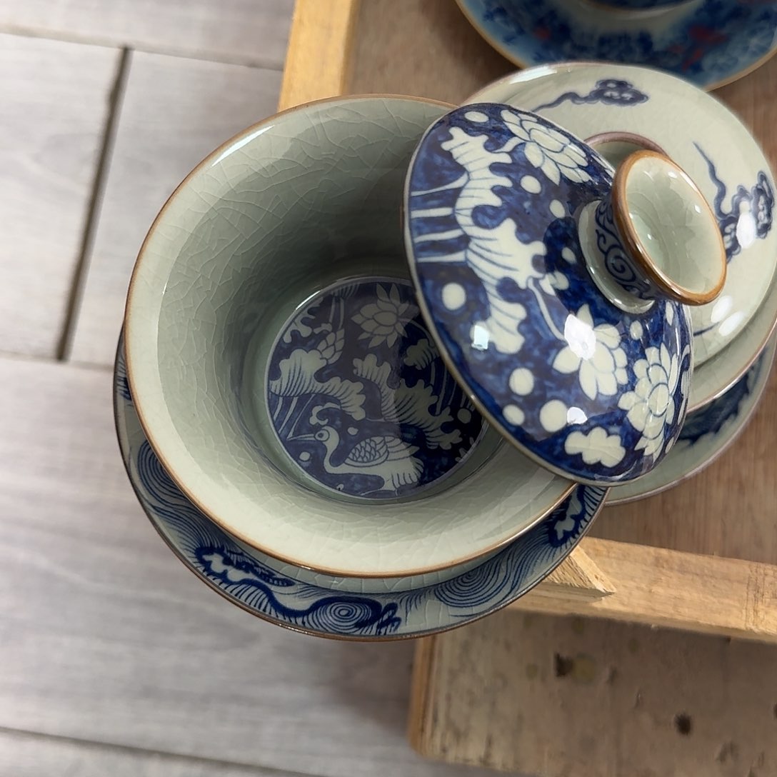 一路连科马蹄盖碗