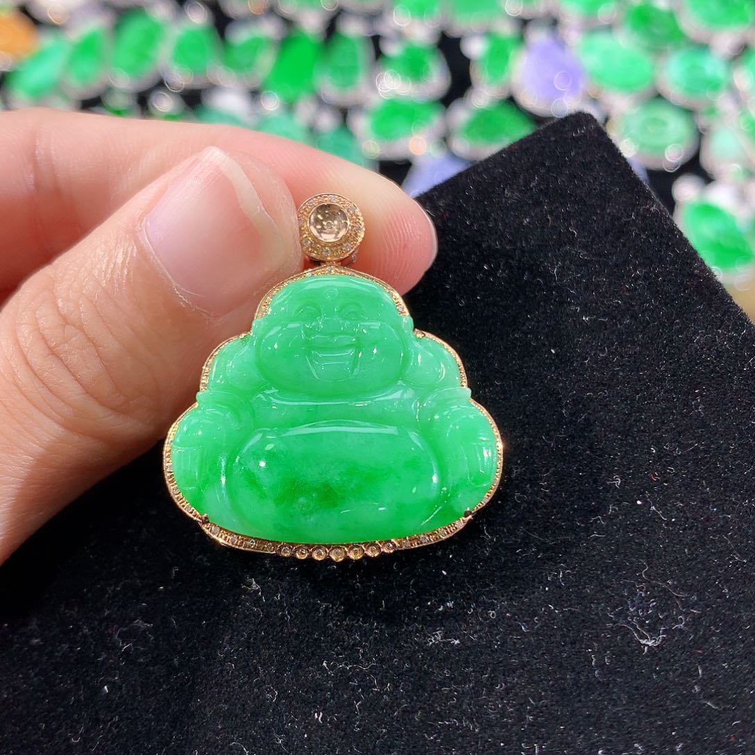 翡翠18K金镶嵌颈饰