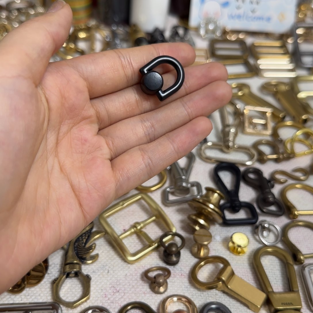 黑色吊环配螺丝12元10个