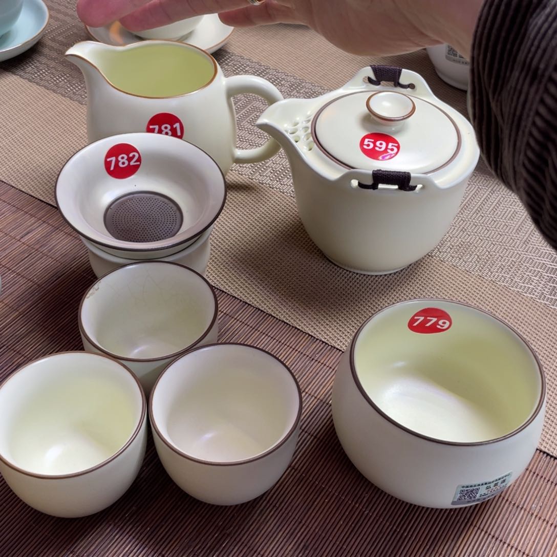 瓷片。。。。。。。。。。。。。。。。。