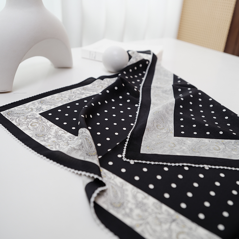 100真丝双绉法式黑白波点腰果花度假异域风丝巾