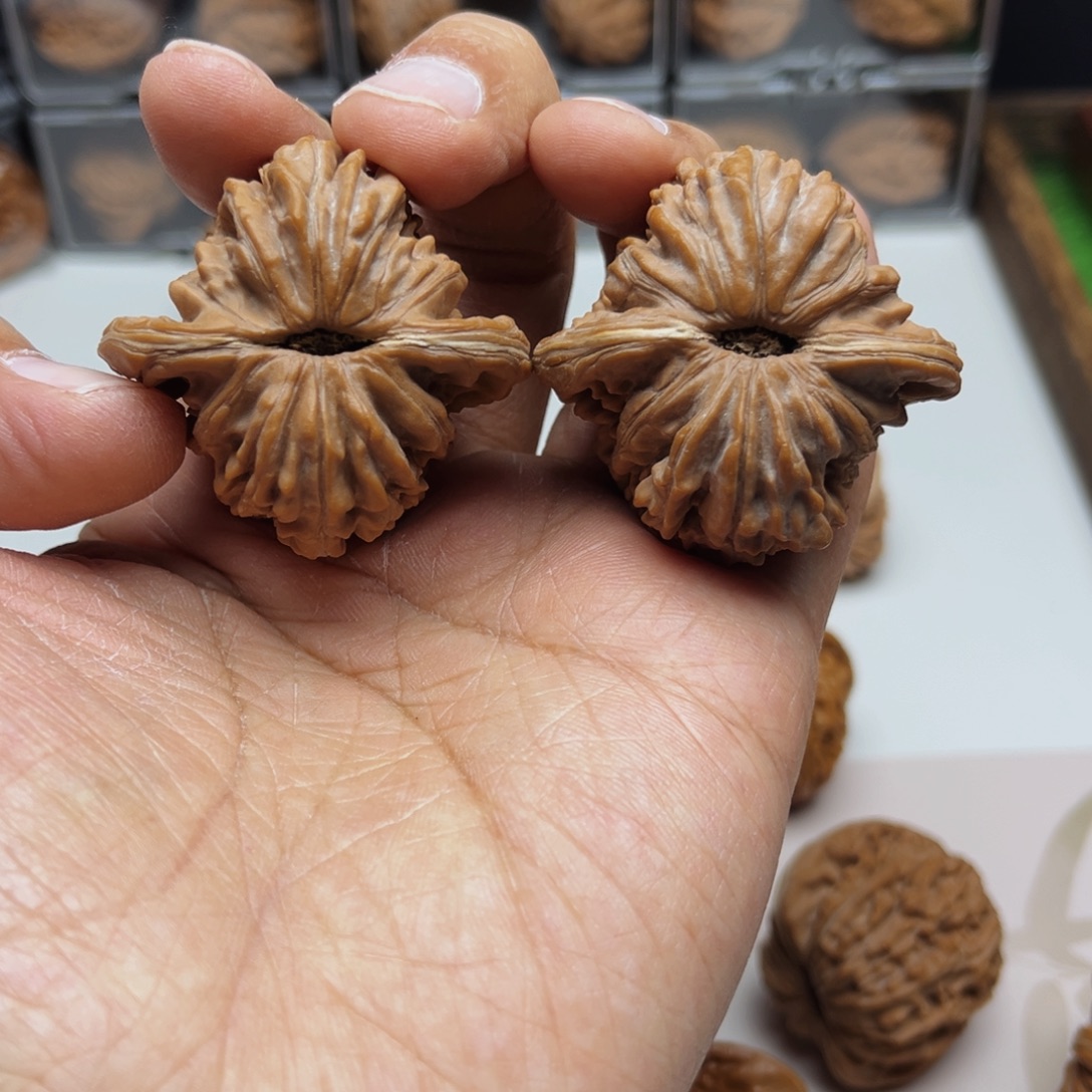 狂***嘴文玩核桃吊坠四座楼