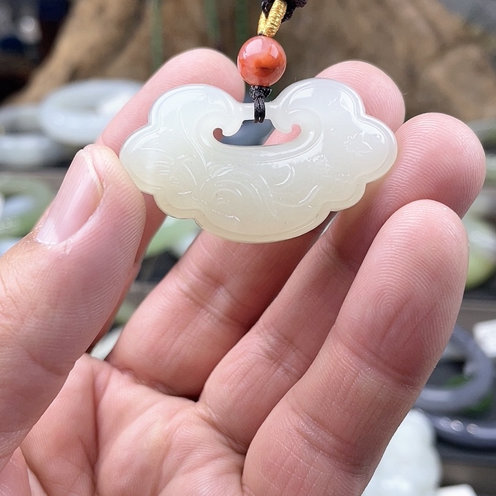 和田玉挂件未镶嵌心****郭