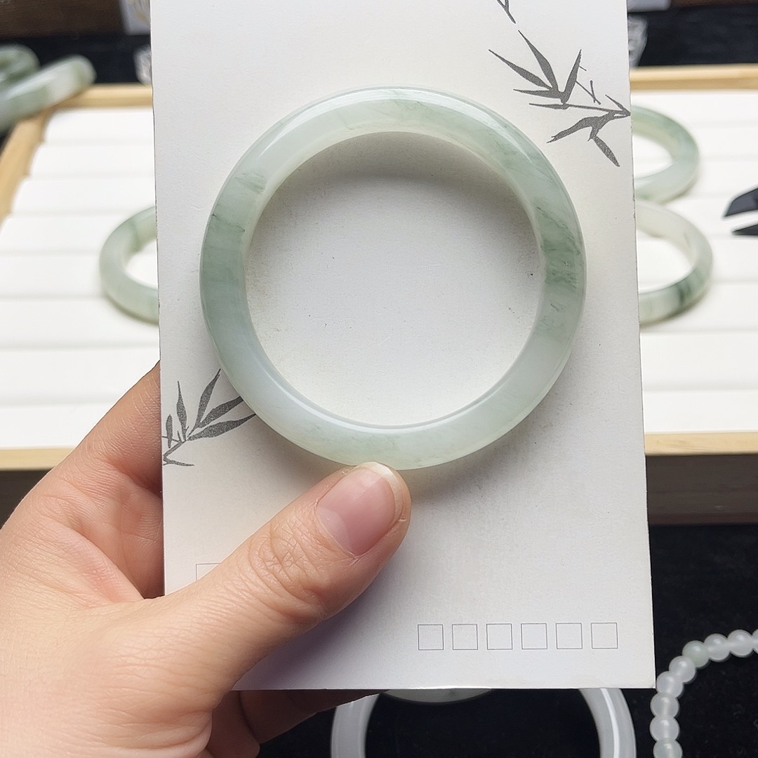 未镶嵌手镯石英质玉666