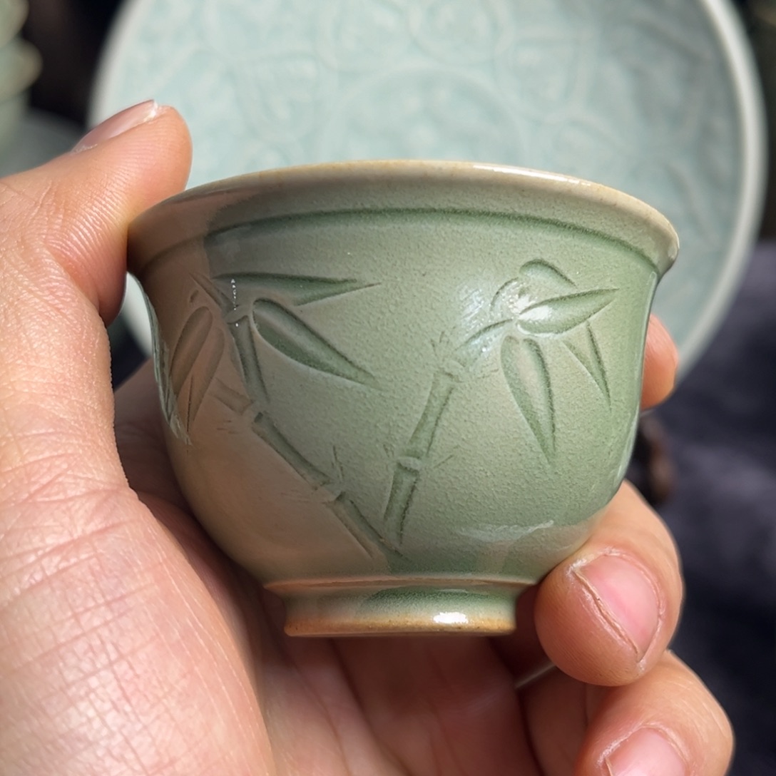 瓷手工刻花竹子铃铛杯