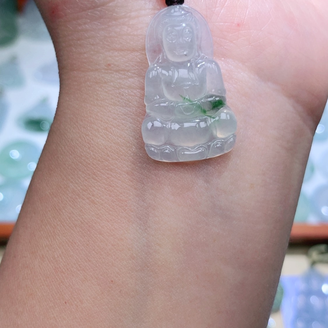 【闪购商品】翡翠颈饰未镶嵌观音