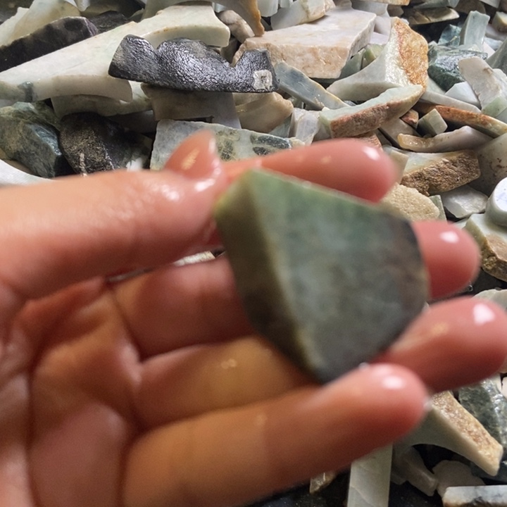 翡翠颈饰未镶嵌天然翡翠