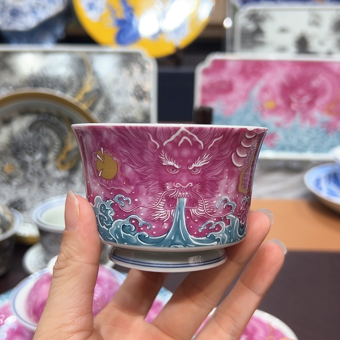 摆件时*:景德镇陶瓷学院等单位联合主办了这次研讨活动