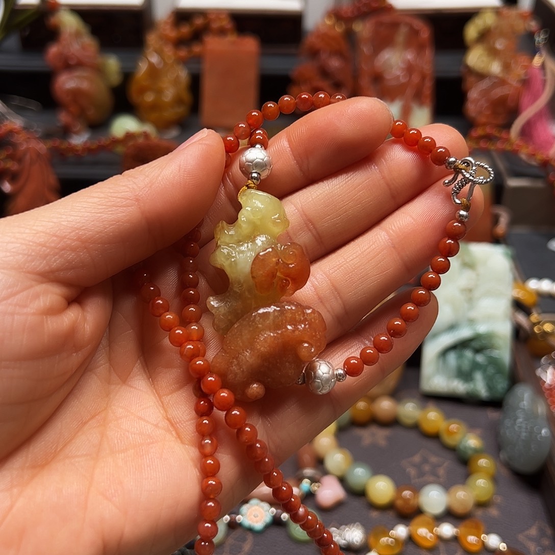 岫玉未镶嵌吊坠，吊坠挂件