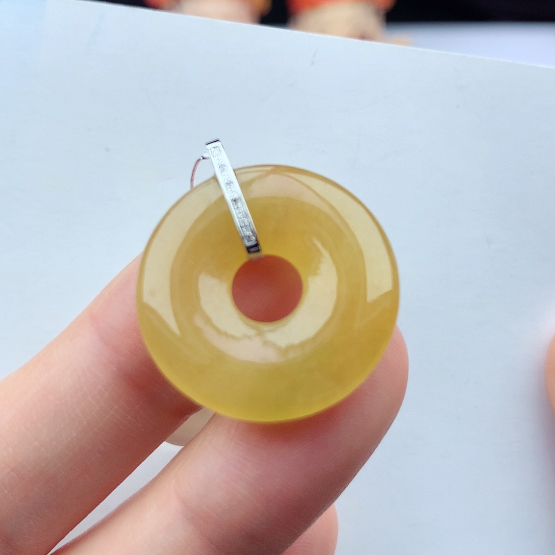 翡翠颈饰18K金镶嵌翡翠