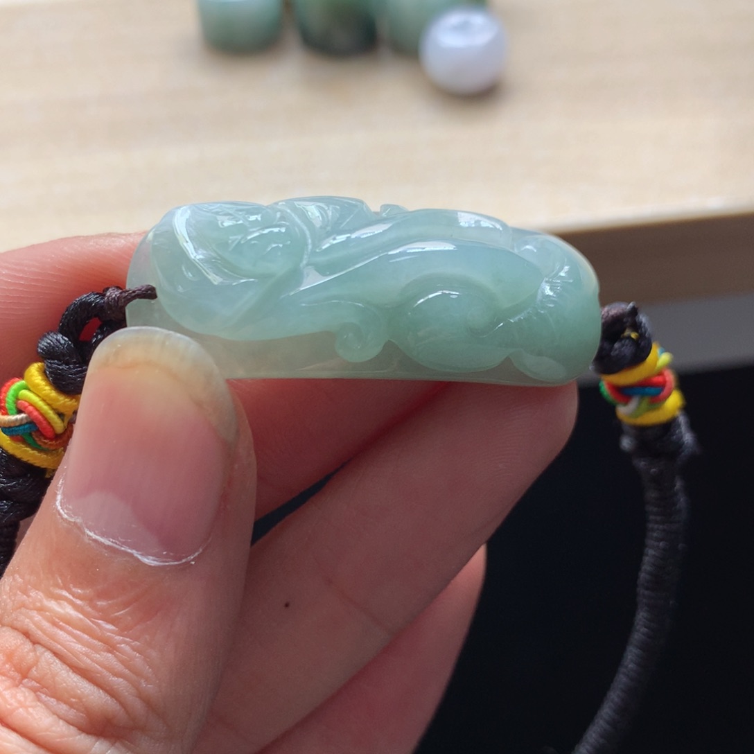 颈饰未镶嵌翡翠吊坠