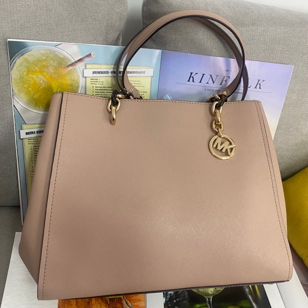 99新 MICHAEL KORS/迈克高仕 MK粉色戴妃斜挎包