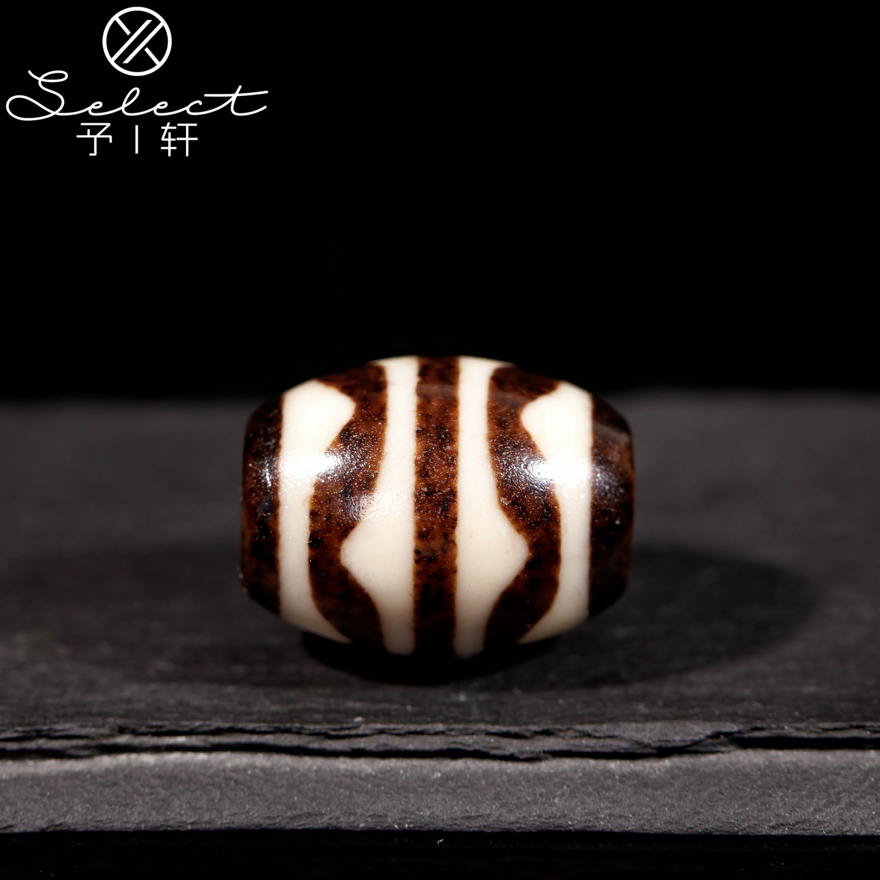 予轩出品；精品梵藏手工超顶台珠中线双虎芽大达洛28*21mm天珠吊坠