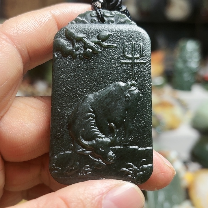 和田玉（糖玉）颈饰未镶嵌