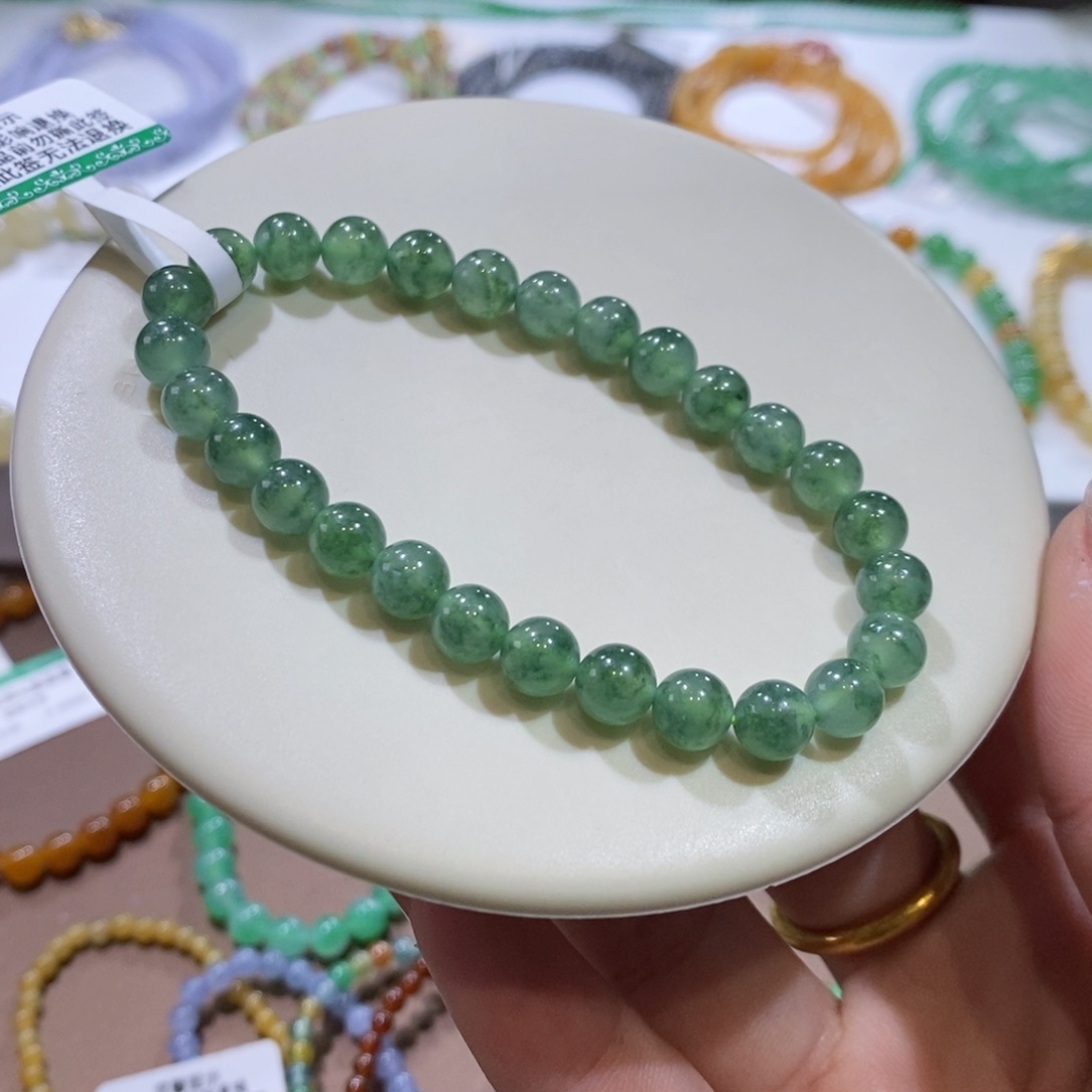 翡翠手链未镶嵌芙蓉底飘浓绿