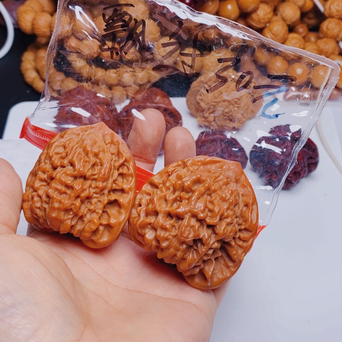 桃核吊坠飘*麒麟官帽有黑点