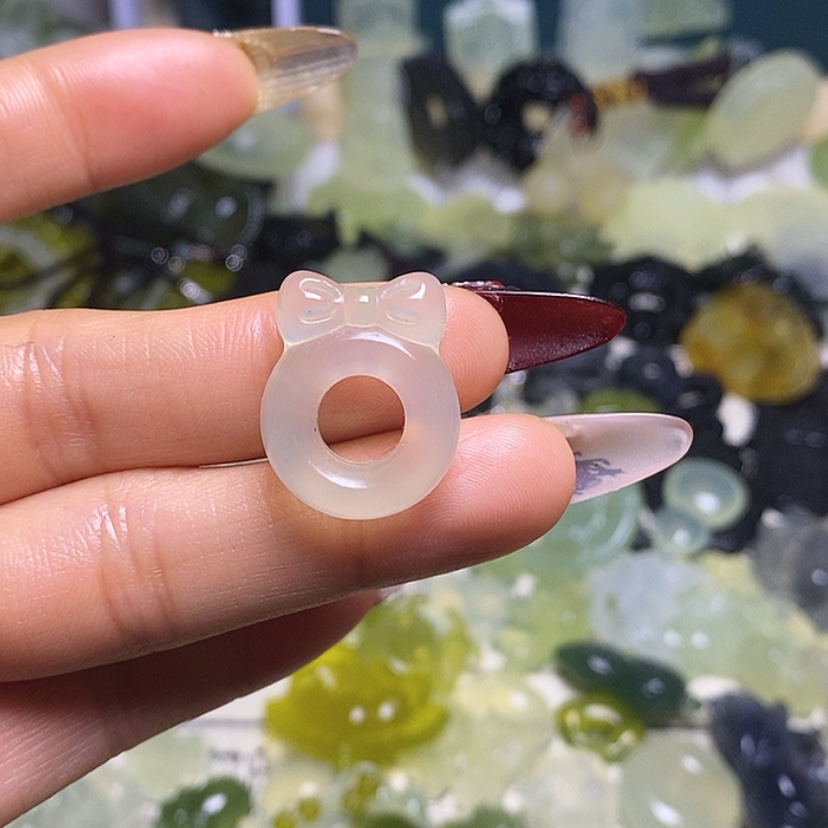 【闪购商品】蛇纹石玉颈饰未镶嵌