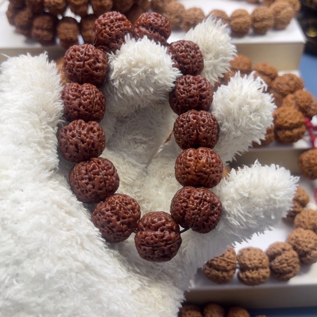 ****.金刚菩提吊坠梁豆腐块