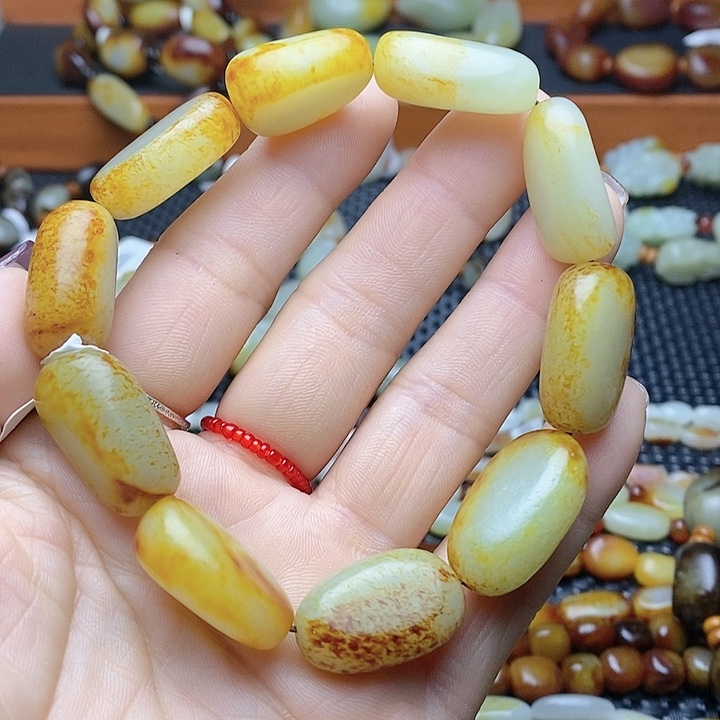 未镶嵌和田玉手链D**n