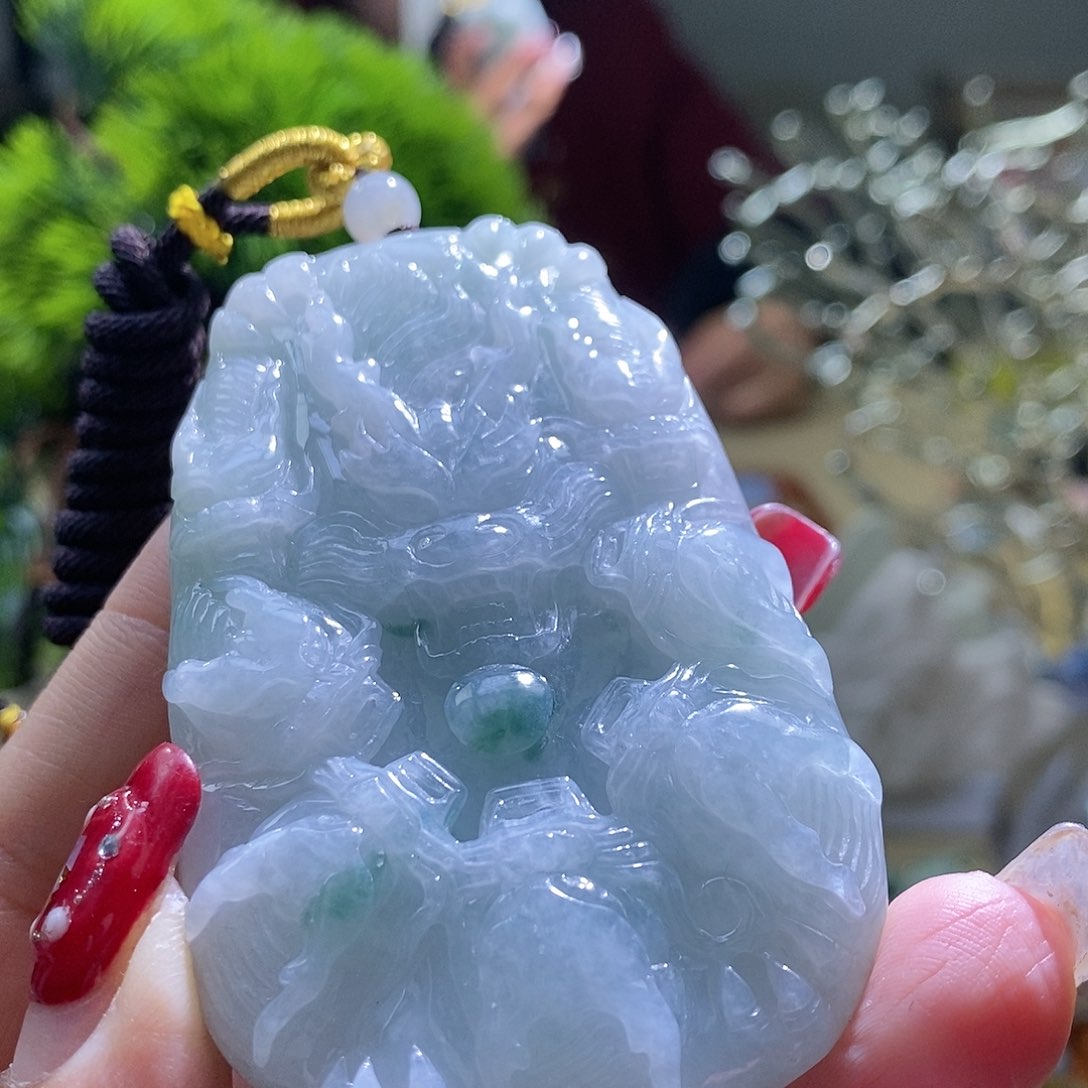 【闪购商品】翡翠颈饰未镶嵌龙牌