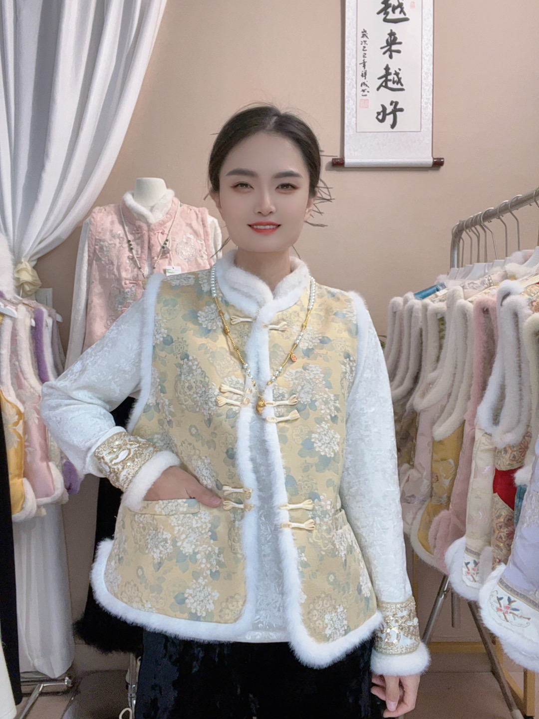 【婉婉】新中式国风冬季新款加棉带口袋提花绒面马甲显白减龄坎肩女