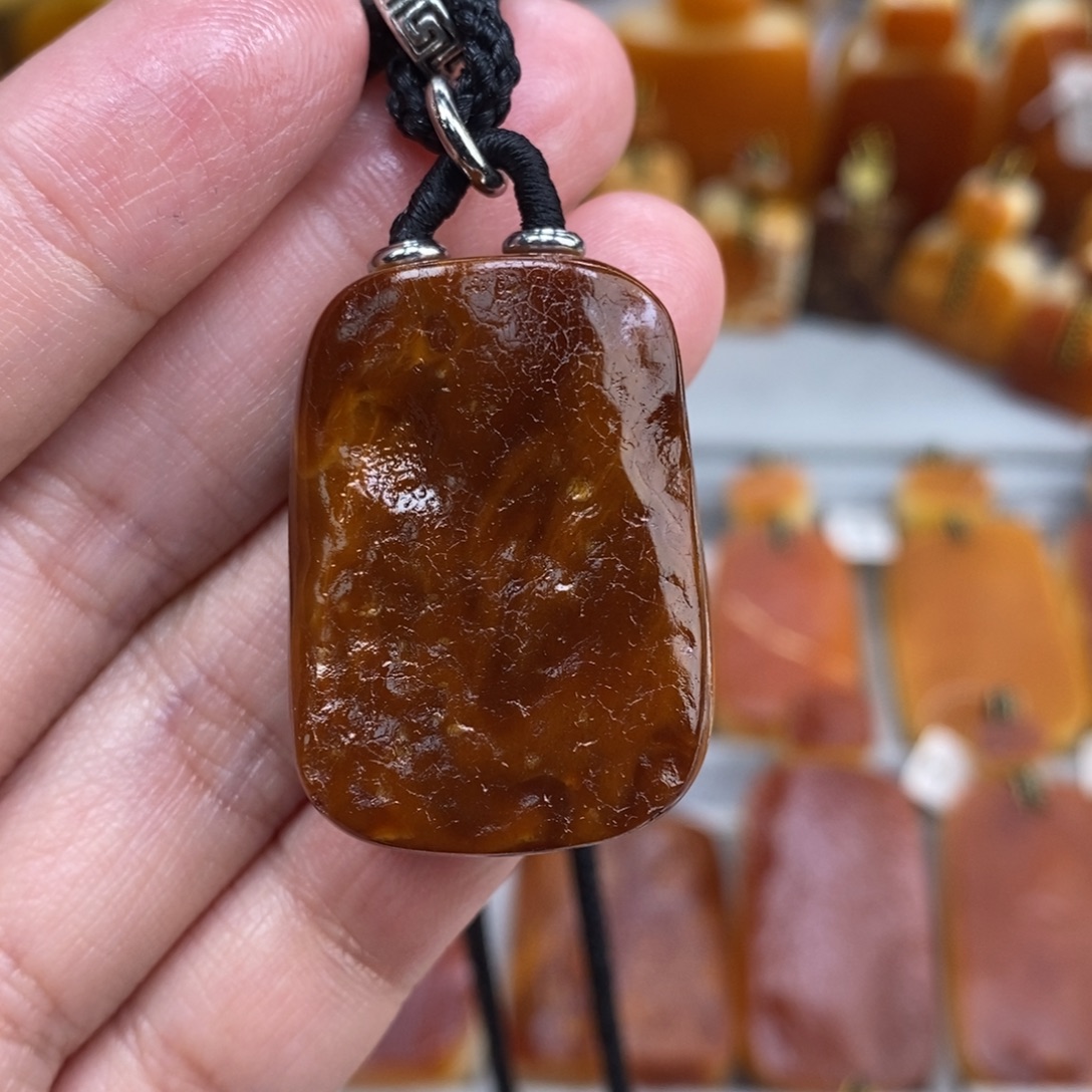 蜜蜡未镶嵌珠宝奇石