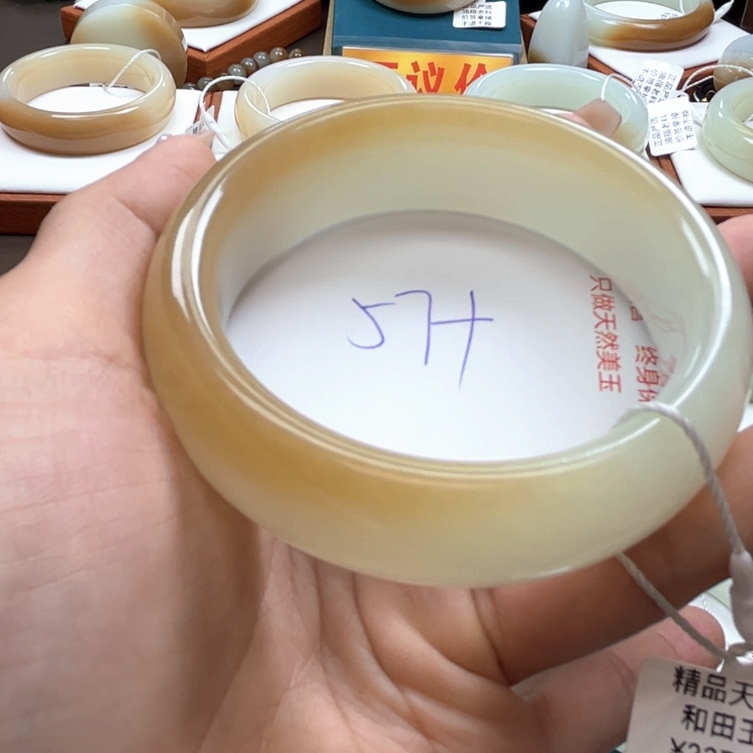 未镶嵌手镯和田玉