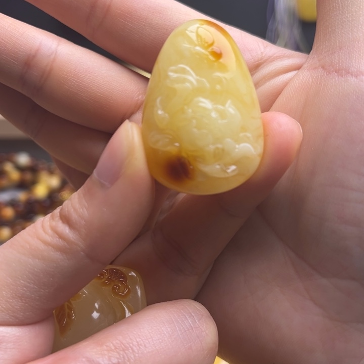 蜜蜡颈饰未镶嵌蜜蜡吊坠