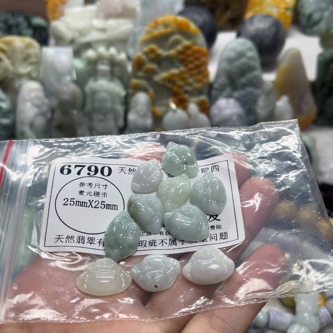 翡翠未镶嵌颈饰6790