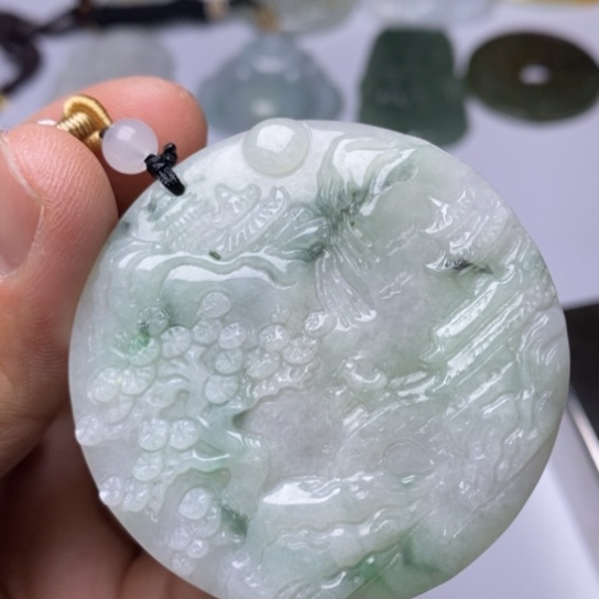 翡翠未镶嵌颈饰翡翠