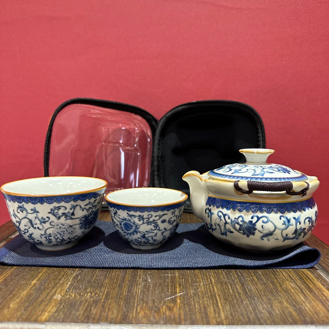BY103-缠枝莲手抓花一大一小杯旅行茶具