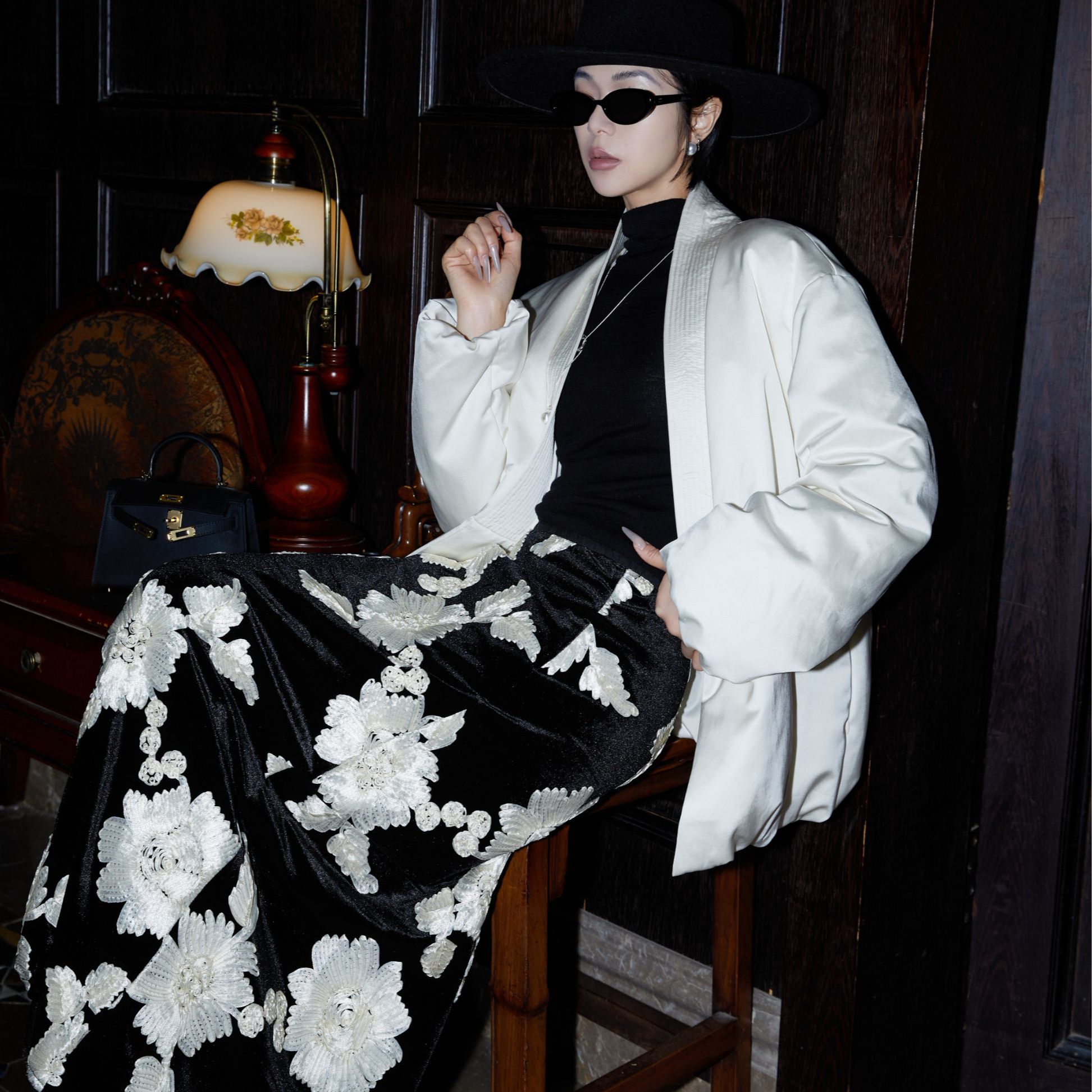 The One【千山暮雪】手工立体花朵丝绒半裙N54S0659