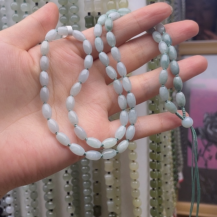 阿***腐翡翠未镶嵌颈饰项链