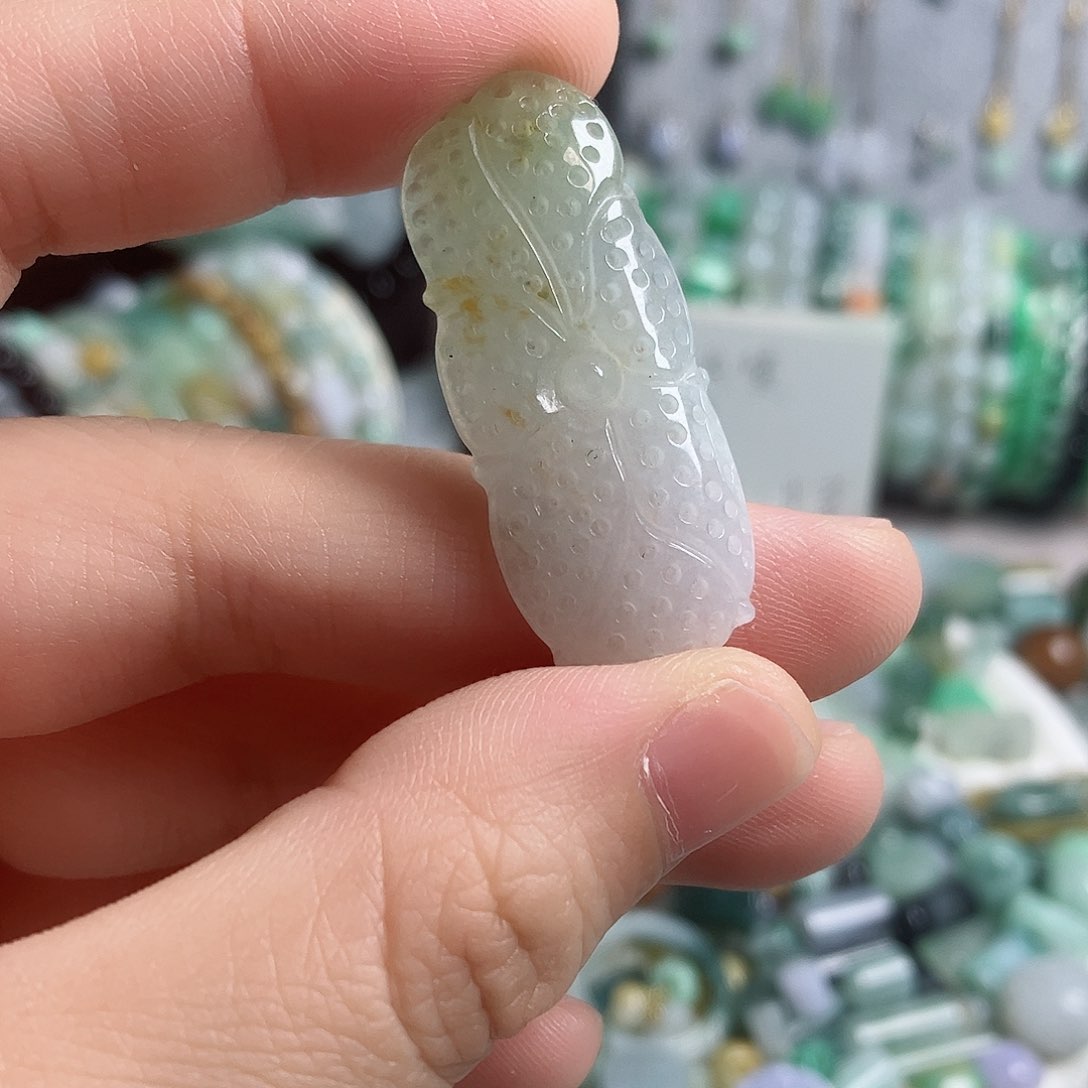 翡翠颈饰未镶嵌冰黄翡荷叶