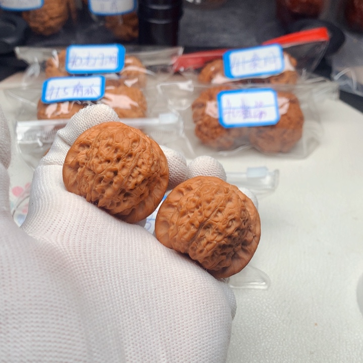 凡***尘吊坠文玩核桃38尺血麒麟