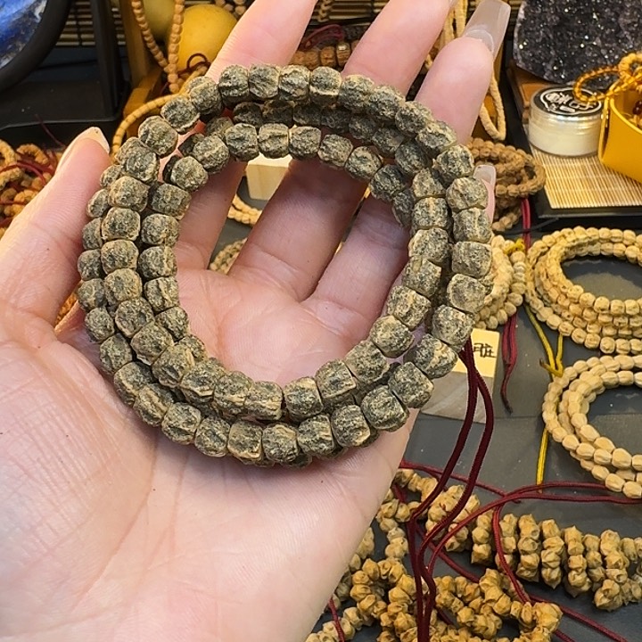 柏香籽/百香籽手串帅***子