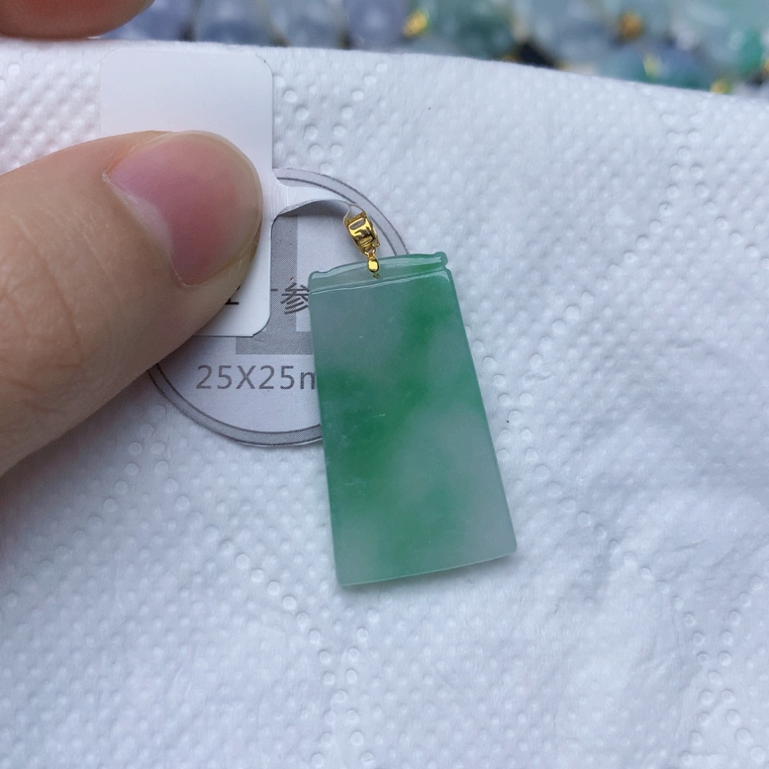 翡翠18K金镶嵌颈饰天然A货翡翠