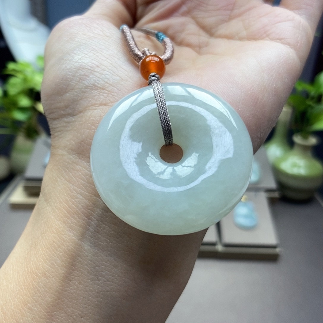 翡翠颈饰未镶嵌吊坠