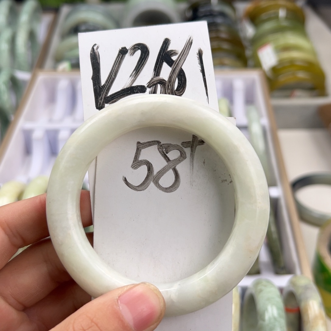 岫玉手镯未镶嵌天然岫玉